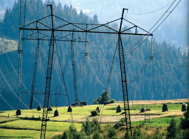 Лінії електропередач в Карпатах